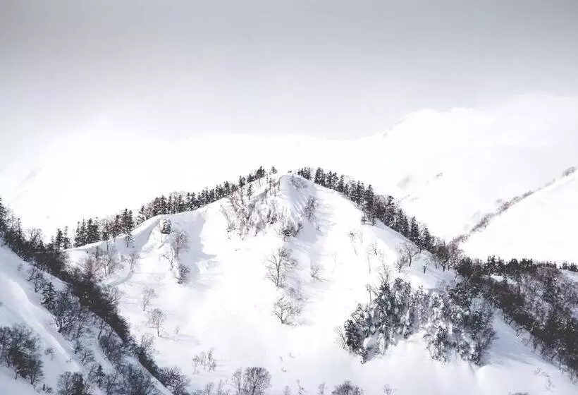 Retkeilymaja Hakuba Cortina Backpackers