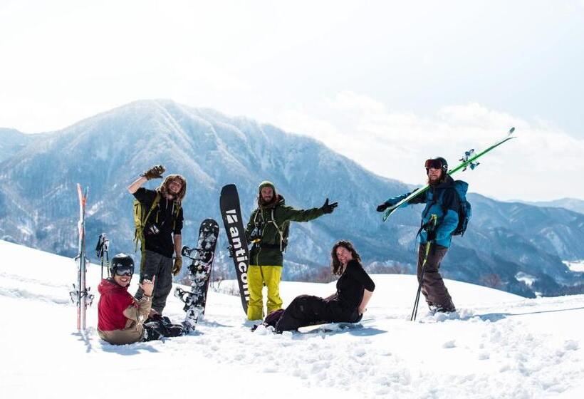 호스텔 Hakuba Cortina Backpackers