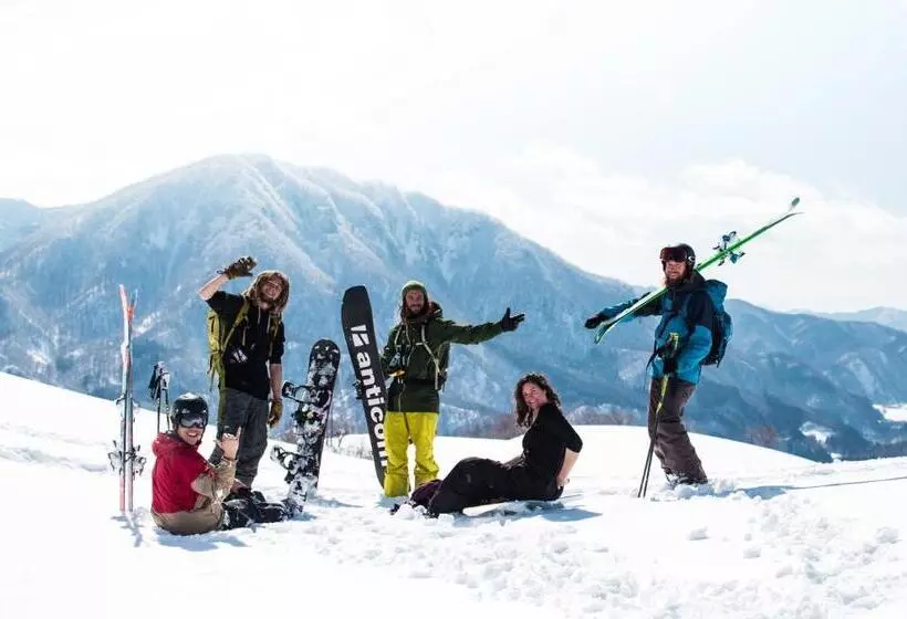 Retkeilymaja Hakuba Cortina Backpackers