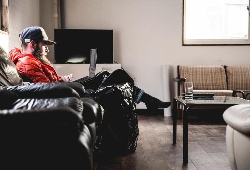 旅馆 Hakuba Cortina Backpackers