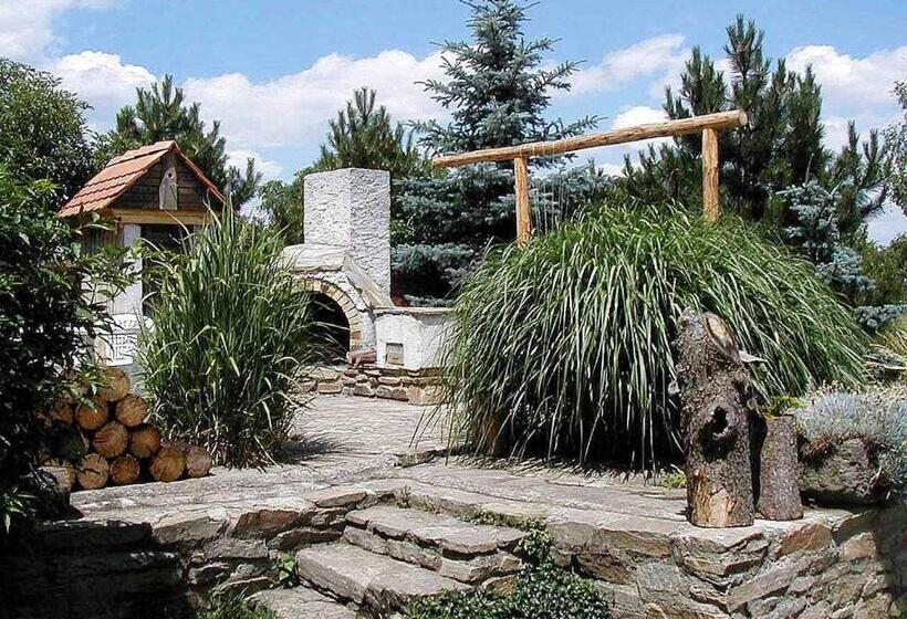 ペンション Muzeum Lesná:penzion A Camping