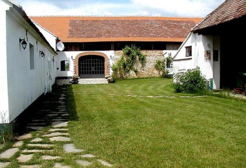 ペンション Muzeum Lesná:penzion A Camping