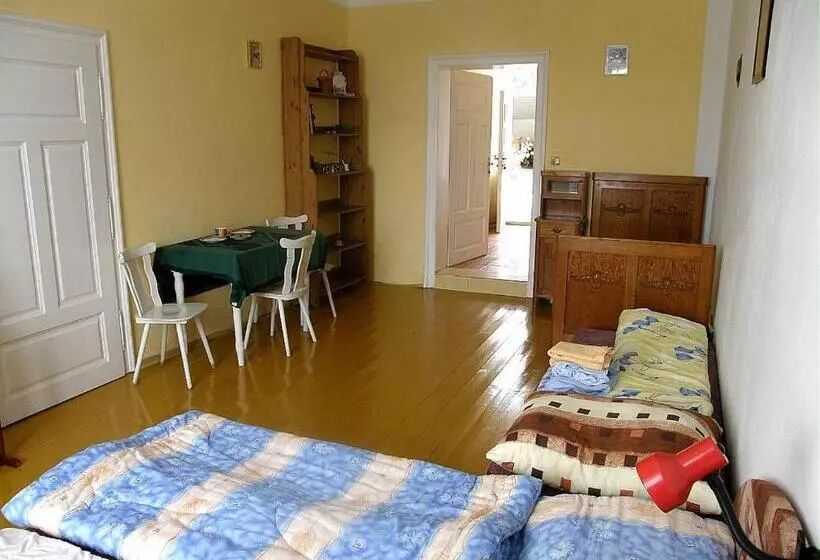 ペンション Muzeum Lesná:penzion A Camping