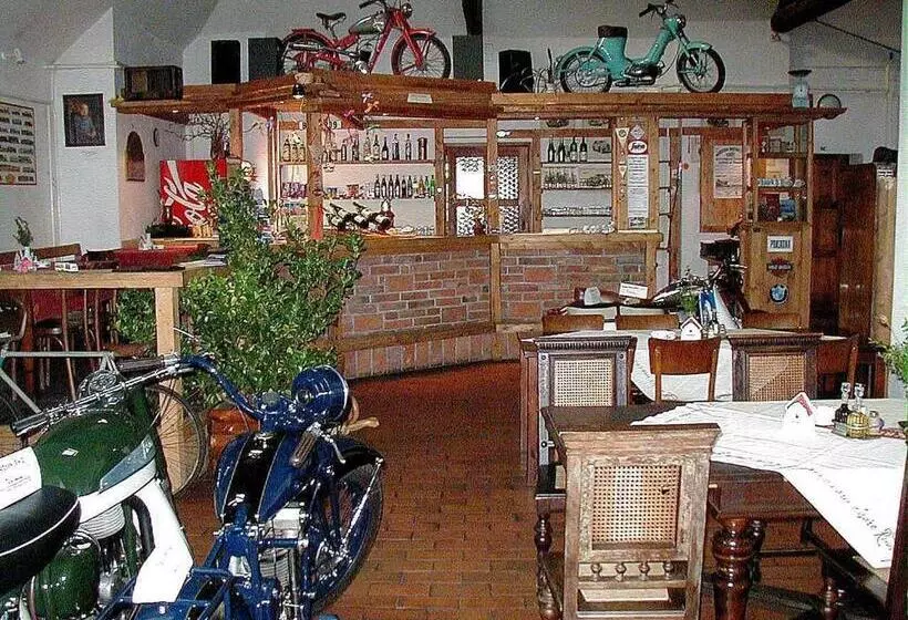 ペンション Muzeum Lesná:penzion A Camping