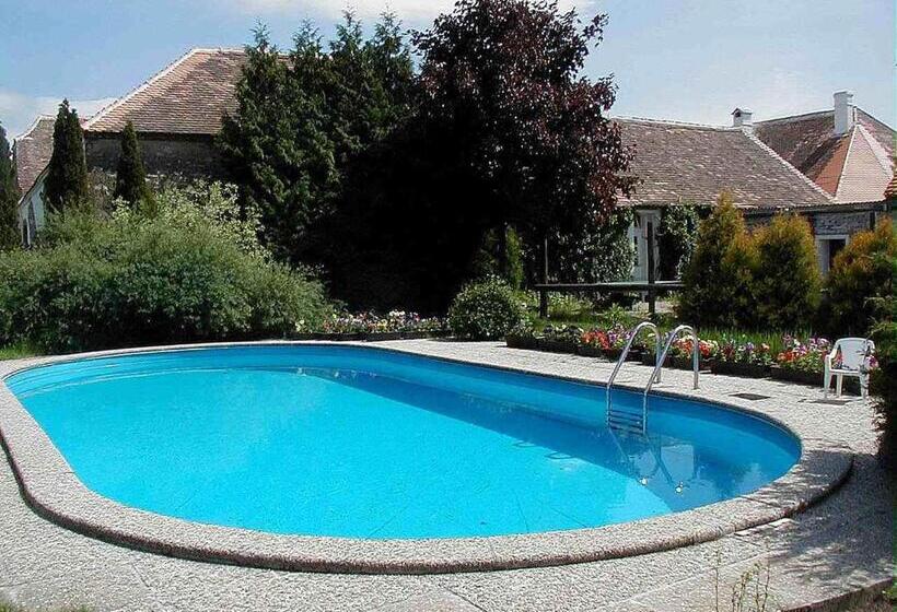 ペンション Muzeum Lesná:penzion A Camping