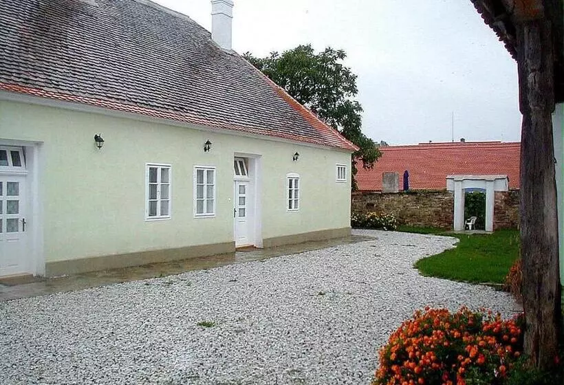 ペンション Muzeum Lesná:penzion A Camping