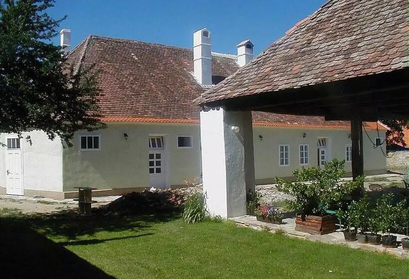 ペンション Muzeum Lesná:penzion A Camping