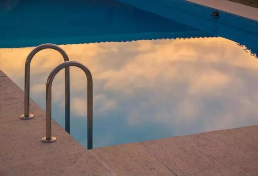 پانسیون Ola Guesthouse