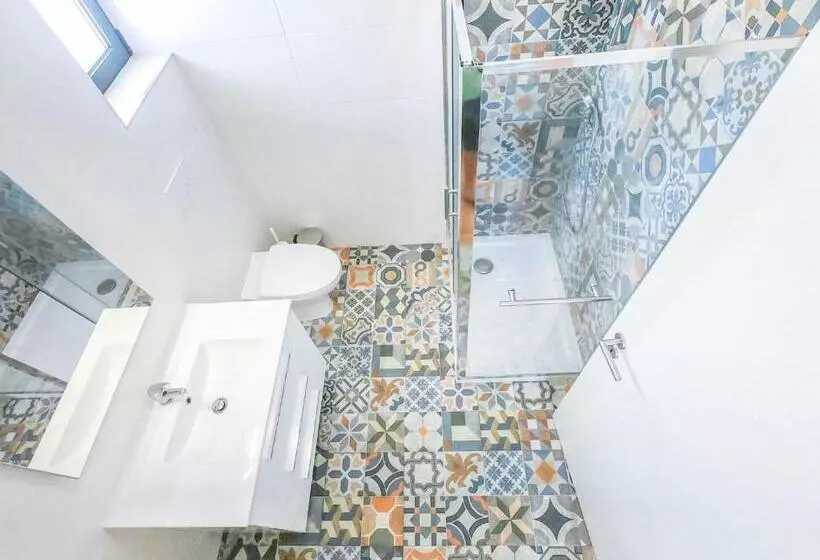 پانسیون Ola Guesthouse