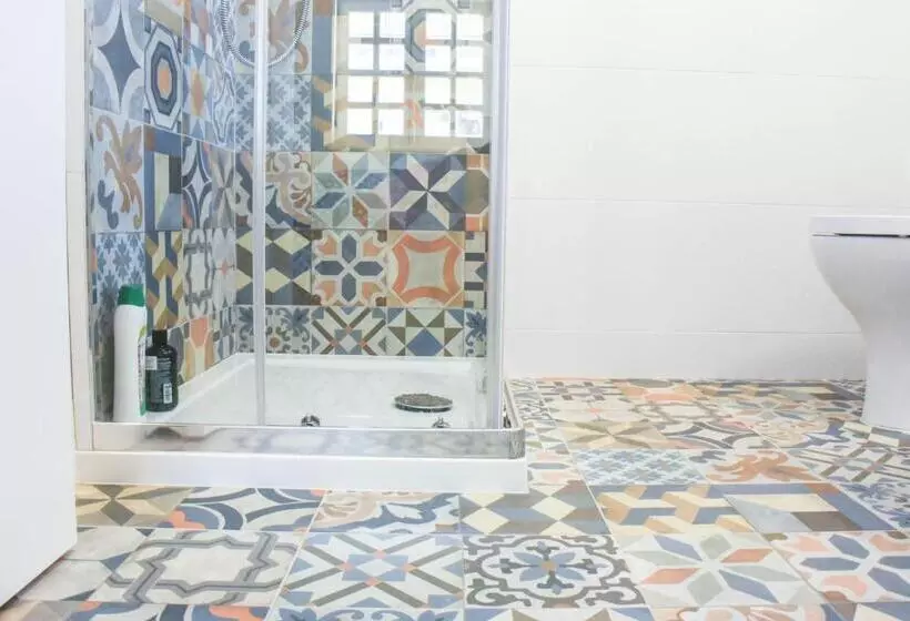 پانسیون Ola Guesthouse