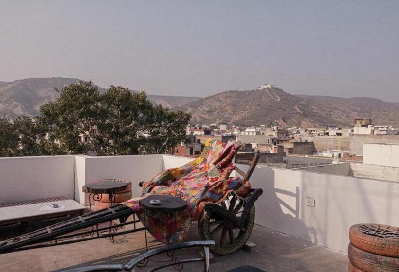 هاستل Chillout   A Boutique Hotel & Rooftop Restaurant Jaipur