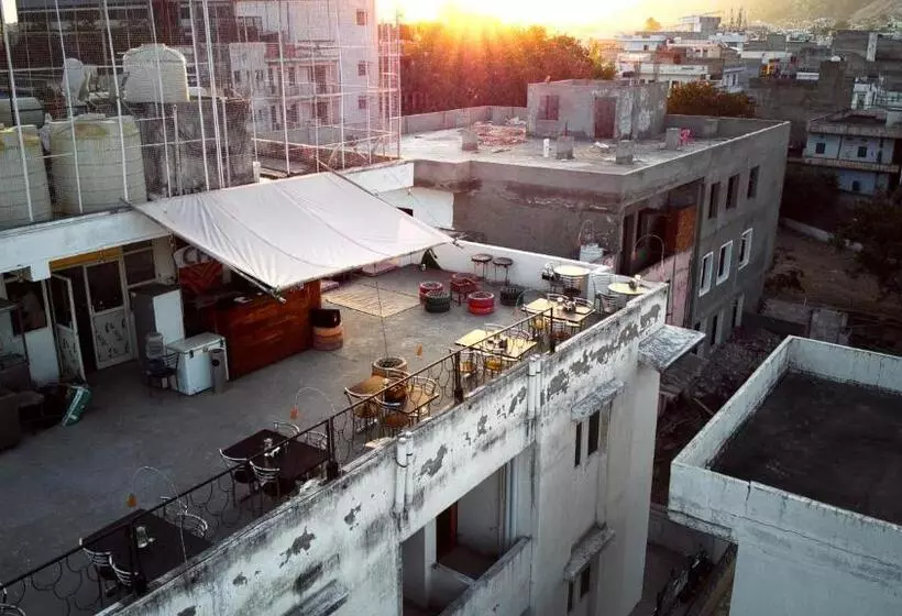 هاستل Chillout   A Boutique Hotel & Rooftop Restaurant Jaipur