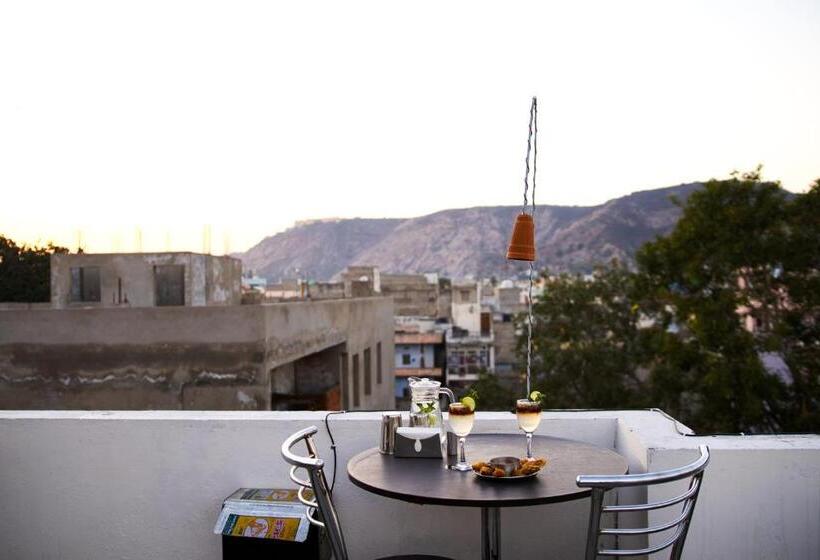 هاستل Chillout   A Boutique Hotel & Rooftop Restaurant Jaipur