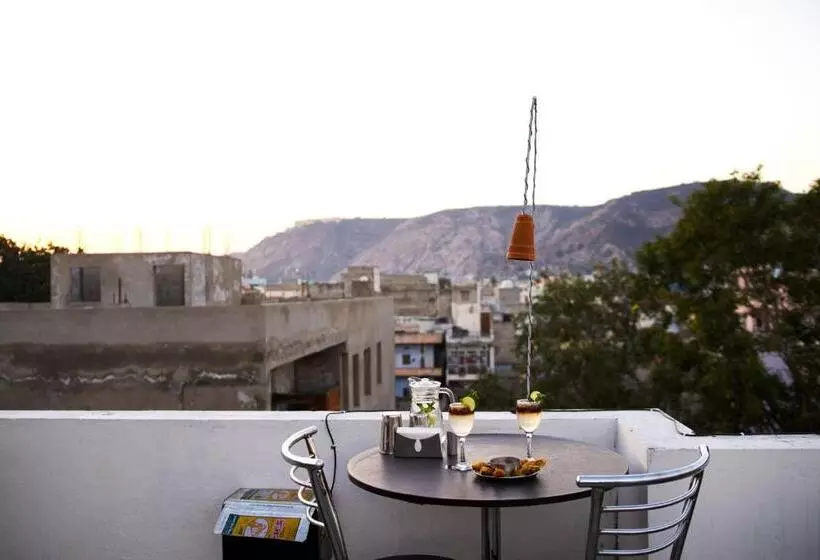 هاستل Chillout   A Boutique Hotel & Rooftop Restaurant Jaipur