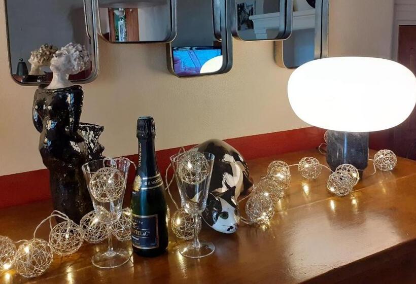 住宿加早餐  Les Buis De Lussan