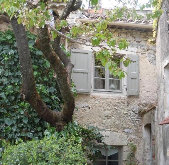 住宿加早餐  Les Buis De Lussan