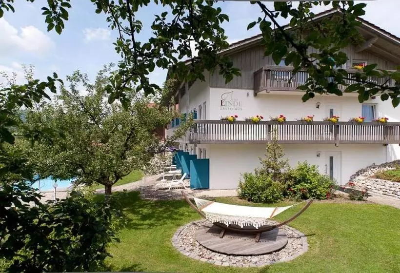 Hotelli Gasthof Zur Linde