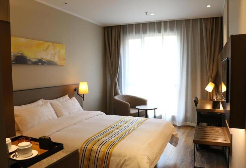 Hotel Home Inn Plus Shanghai People S Square East Jinling Road