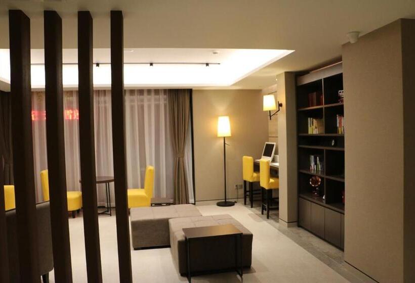 Hotel Home Inn Plus Shanghai People S Square East Jinling Road