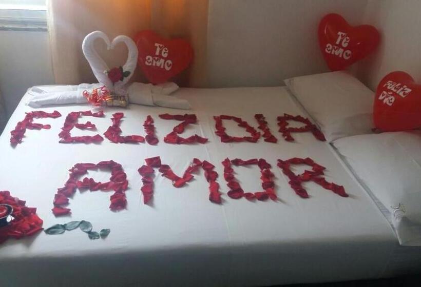 هتل Puerta De Luna