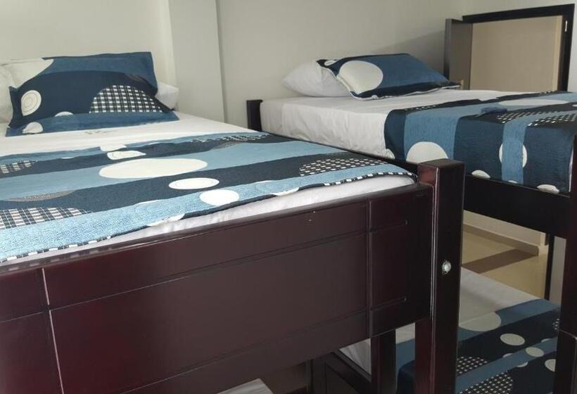 هتل Puerta De Luna