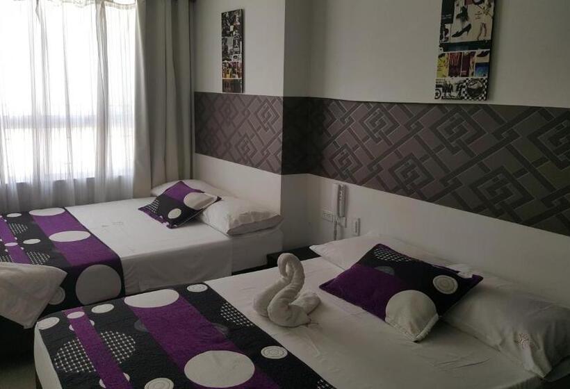 هتل Puerta De Luna