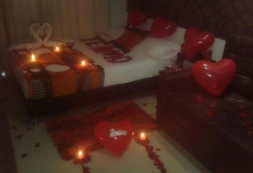 هتل Puerta De Luna