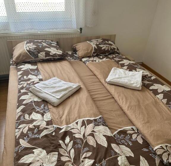 پانسیون Szekeres Vendégház