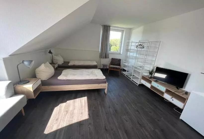 Zum Kreidesee, Kein Urlaubshotel !