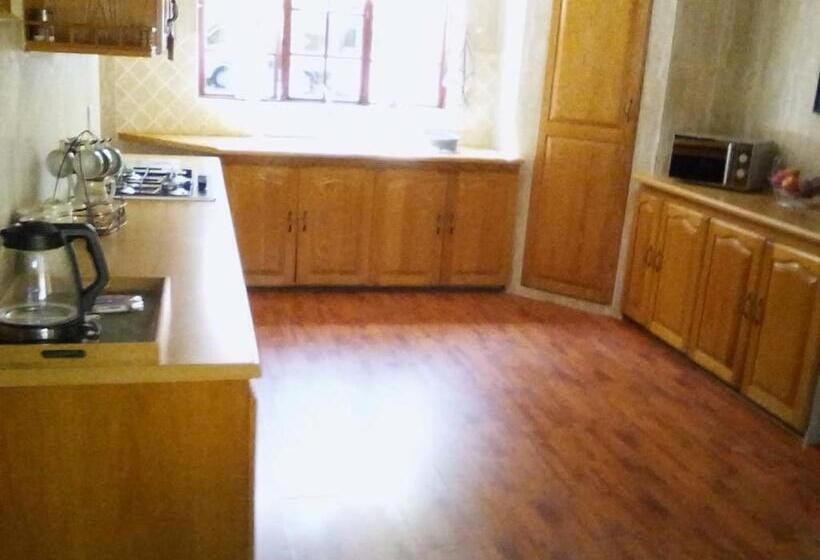 Bed and Breakfast Eagles Rock Guest House