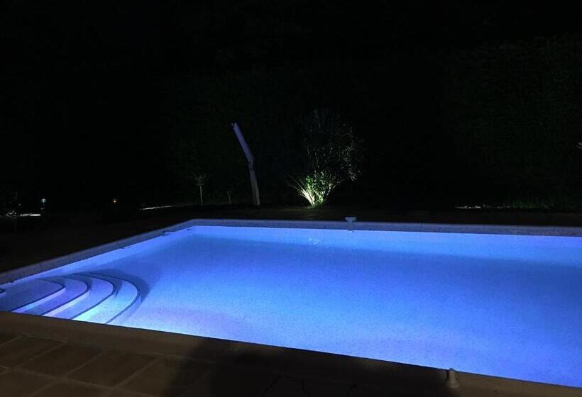 تختخواب و صبحانه Les Agaves