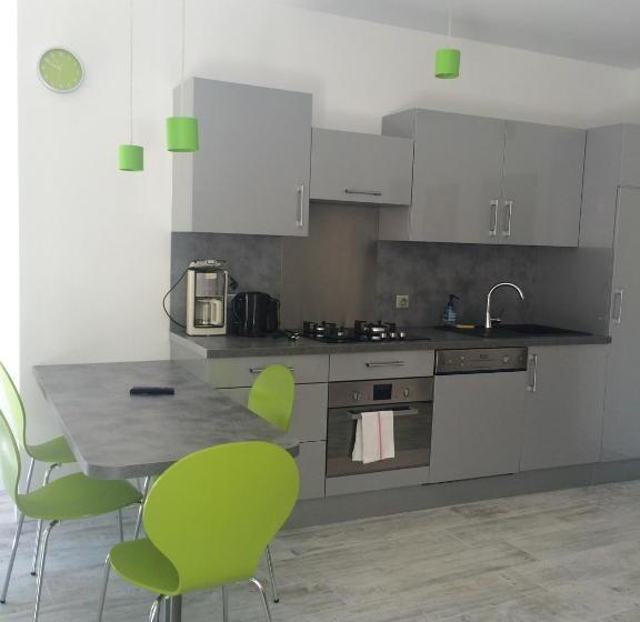 تختخواب و صبحانه Les Agaves