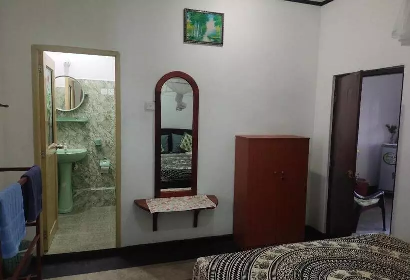 Majatalo Moon Light Rest