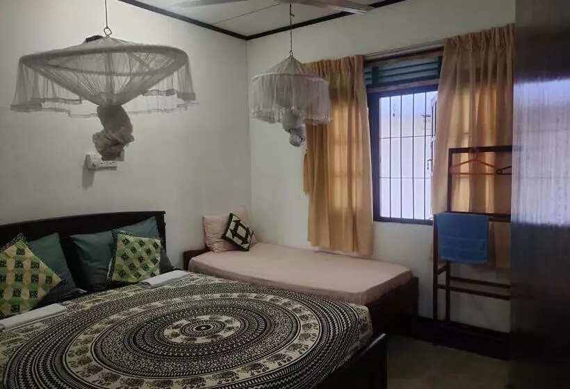 Majatalo Moon Light Rest