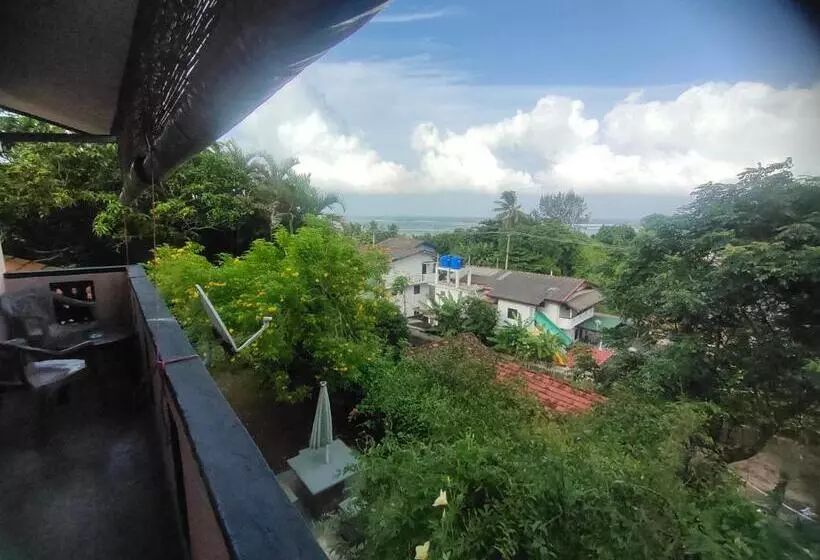 Majatalo Moon Light Rest