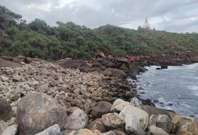 Majatalo Moon Light Rest