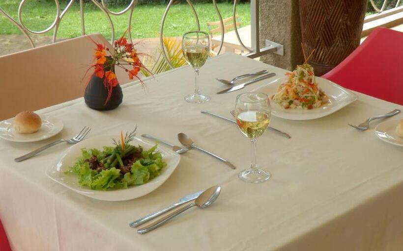 Dutchess Hotel And Restaurant