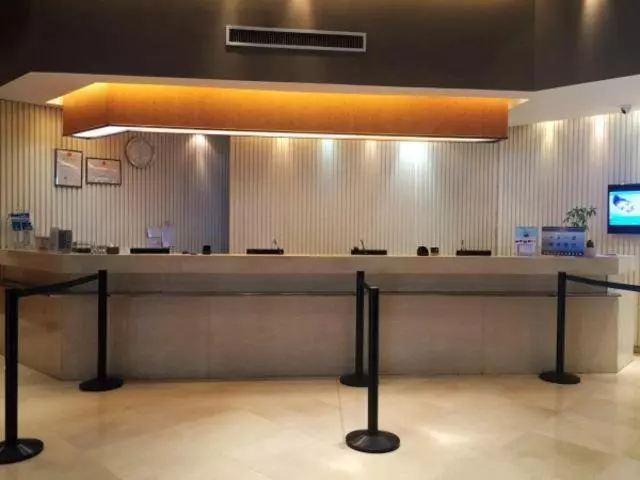 Hotelli Jinjiang Inn Shijiazhuang Railway Station West Square Branch