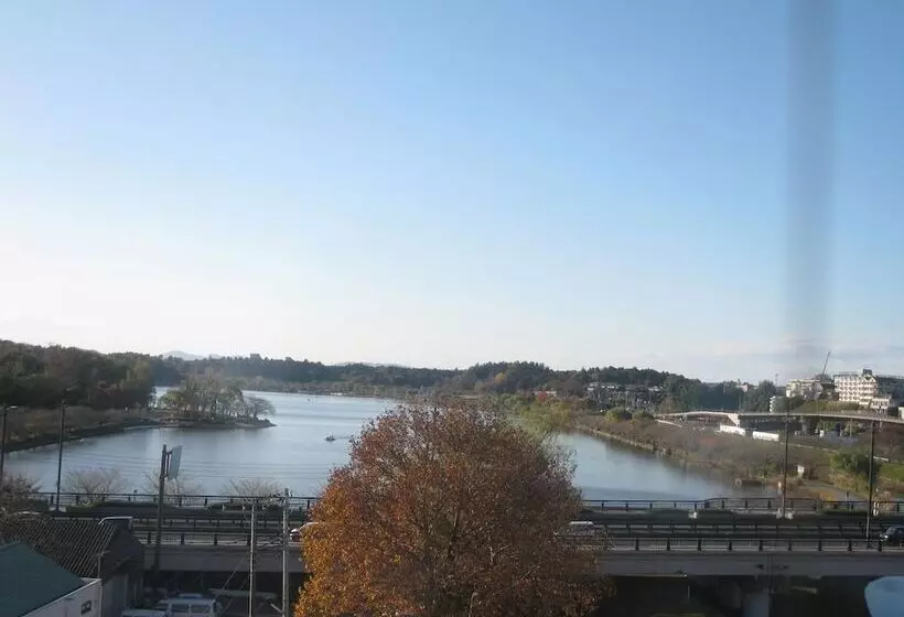 Hotelli Mito Riverside