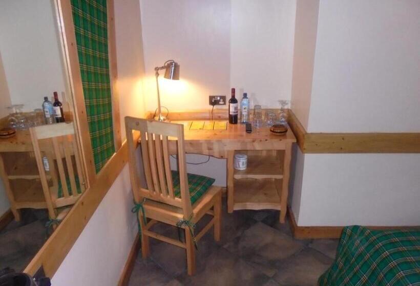 هتل Parklands Shade