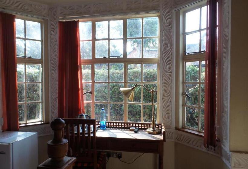 هتل Parklands Shade