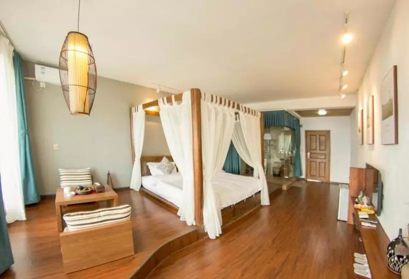 Hotelli The Corner Seaview