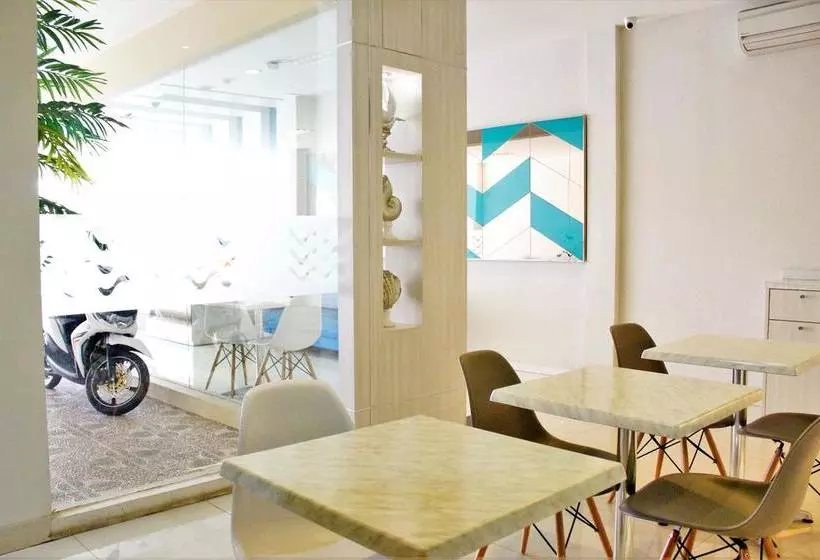 ホテル Zen Rooms Pasar Ikan Losari