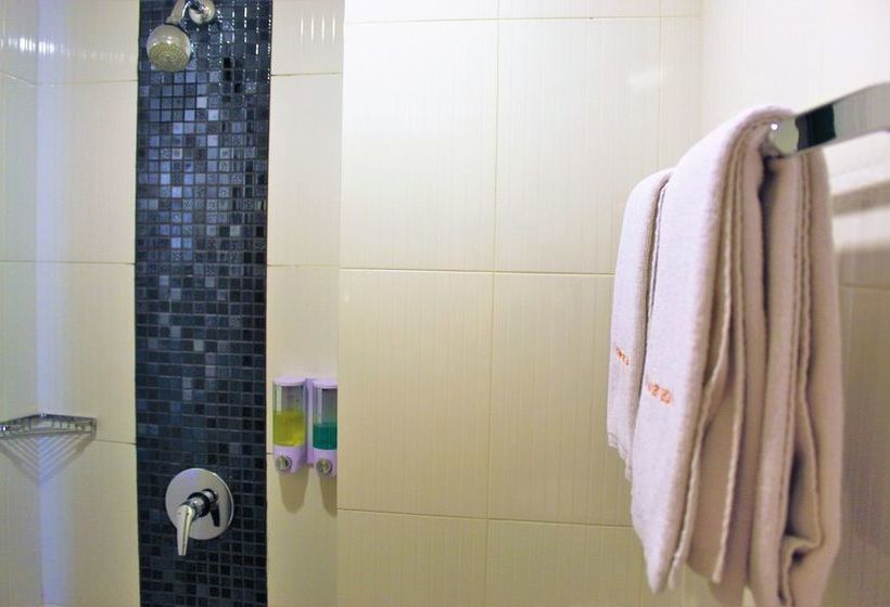 ホテル Zen Rooms Pasar Ikan Losari