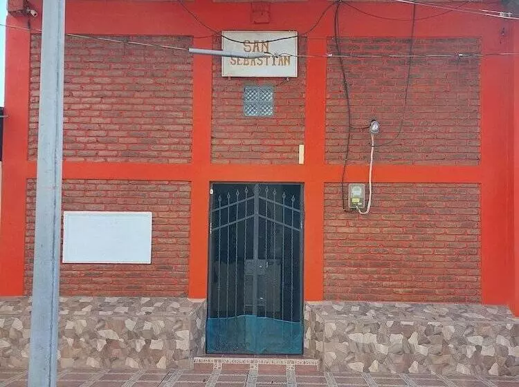 ベッドアンドブレックファースト Hostal Ruinas De San Sebastián