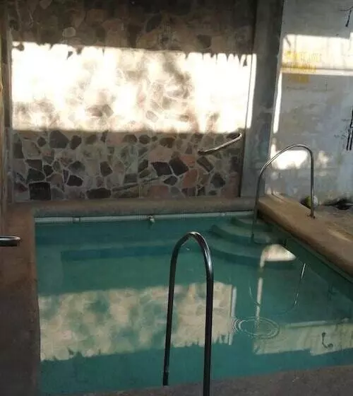 ベッドアンドブレックファースト Hostal Ruinas De San Sebastián