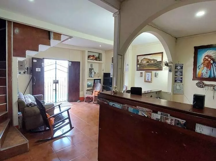 ベッドアンドブレックファースト Hostal Ruinas De San Sebastián