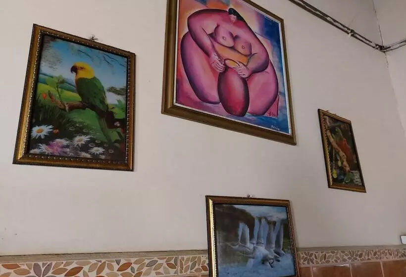 ベッドアンドブレックファースト Hostal Ruinas De San Sebastián