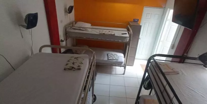 ベッドアンドブレックファースト Hostal Ruinas De San Sebastián