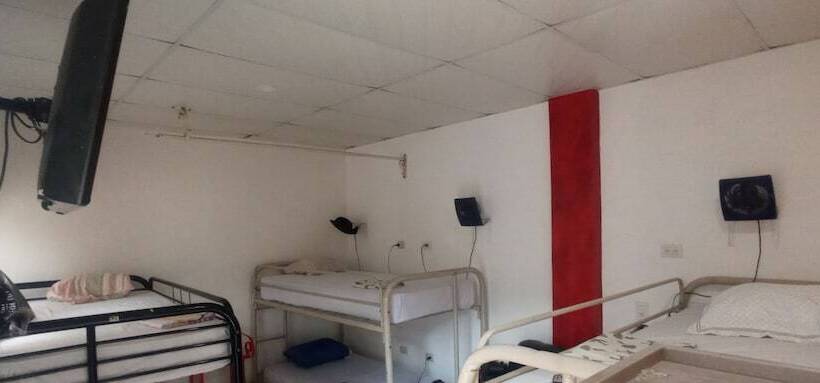 تختخواب و صبحانه Hostal Ruinas De San Sebastián